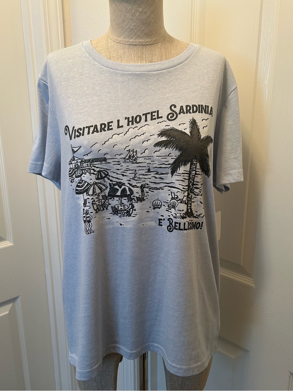 NWT🌀 Lucky Brand Light Blue 'Visitare L'Hotel Sardinia' Graphic Tee